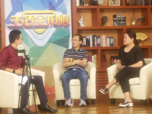 刘沛华主任做客成都电视台讲授骨折